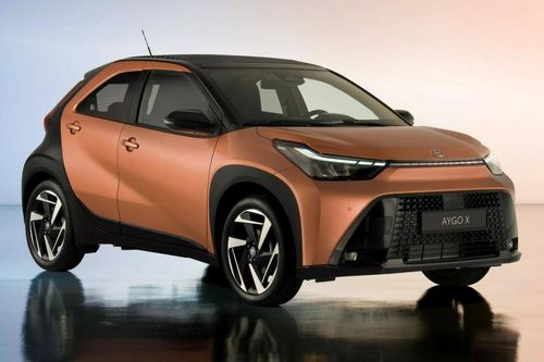 Chủ tịch Toyota: Tại Nhật Bản, một xe điện phát thải ngang 3 xe hybrid