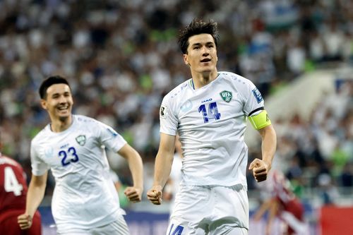 Cầu thủ Uzbekistan được tặng xe nhờ có vé dự World Cup