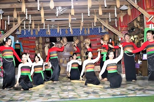 Lửa văn hóa thắp sáng từ bản nhỏ