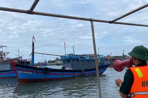 Kêu gọi tàu thuyền trong vùng nguy hiểm tìm nơi tránh trú an toàn