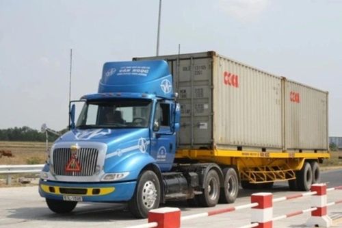 Kiến nghị 'nới' nhiều điều kiện đối với người lái xe