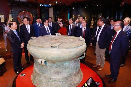 Thủ tướng Phạm Minh Chính thăm Bảo tàng Quai Branly - Jacques Chirac