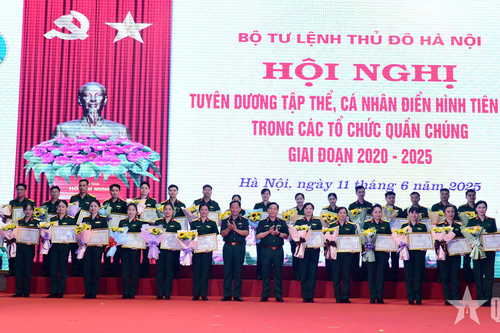 Bộ tư lệnh Thủ đô Hà Nội tuyên dương 30 tập thể, cá nhân điển hình tiên tiến trong các tổ chức quần chúng
