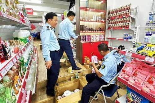 Vì sao nhiều cửa hiệu ở Đà Nẵng đột nhiên đóng cửa?