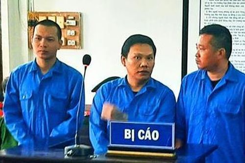 'Con nghiện' cùng xộ khám