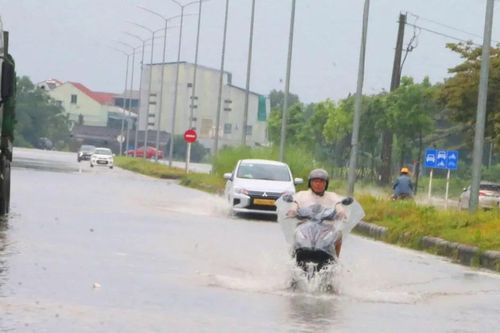 Huế: Mưa lớn gây ngập cục bộ
