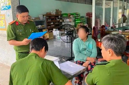 Cà Mau: Phát hiện hơn 11 tấn phân bón không rõ nguồn gốc