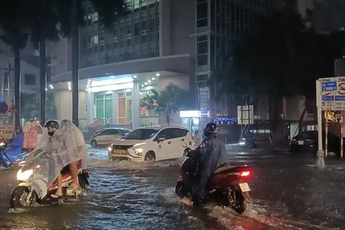 Đà Nẵng mưa lớn gây ngập