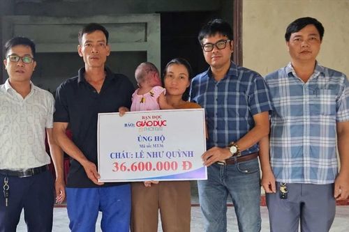 Trao gần 37 triệu đồng đến với bé Như Quỳnh