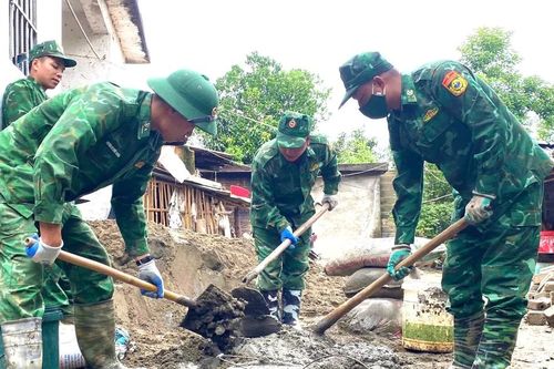 Bộ đội Biên phòng Lai Châu chung tay xây mái ấm vùng biên