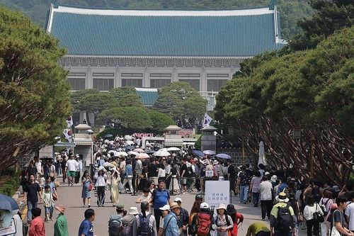 Đảo ngược quyết định của người tiền nhiệm, tân Tổng thống Hàn Quốc đưa văn phòng về lại Nhà Xanh