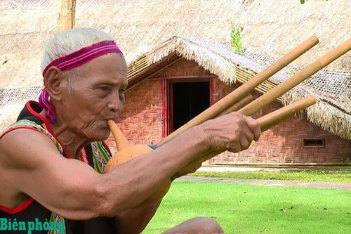 Tiếng kèn K'buốt hay 'tiếng nói' linh thiêng của người S'tiêng