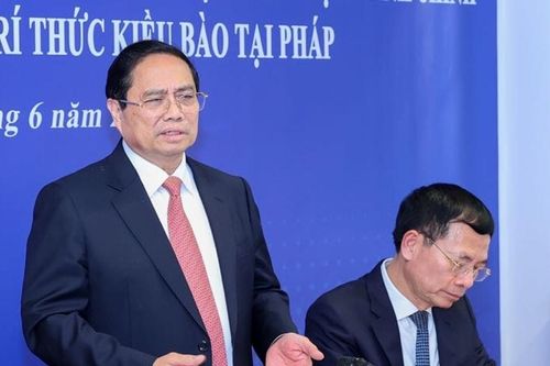 Thủ tướng Phạm Minh Chính gặp, làm việc với chuyên gia, trí thức kiều bào tại Pháp