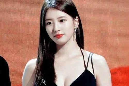 Em gái quốc dân bị cô lập