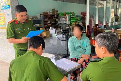 Cà Mau phát hiện hơn 11 tấn phân bón không rõ nguồn gốc
