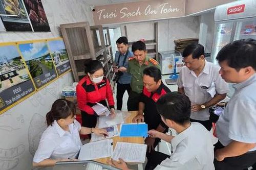 Vụ 'tố' thịt heo bệnh: Xử phạt 3 cửa hàng C.P Việt Nam