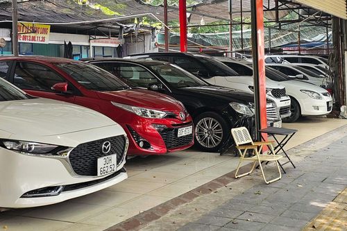 Thị trường xe cũ 'chạm đáy': Mua không dám, bán không đành