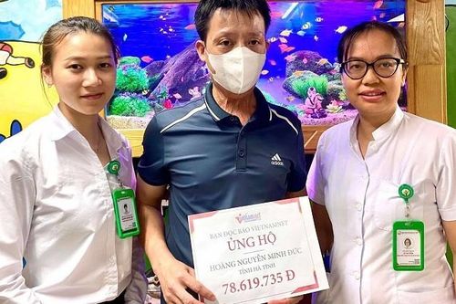 Trao hơn 78 triệu đồng giúp đỡ em Hoàng Nguyễn Minh Đức bị ung thư máu