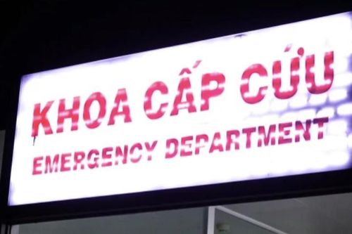 Tai nạn sinh hoạt khiến người đàn ông trẻ phải đi cấp cứu trong đau đớn