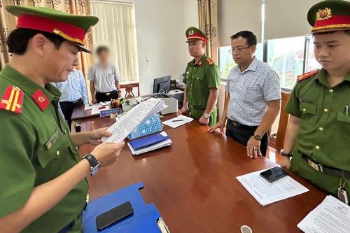 Bắt tạm giam 2 cán bộ ở thành phố Tam Kỳ