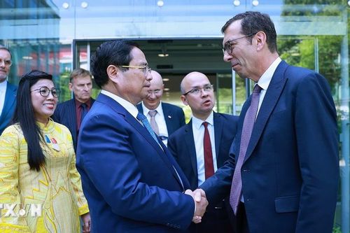 Thủ tướng Phạm Minh Chính thăm Tổng Công ty Đường sắt Pháp
