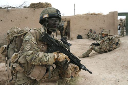 Afghanistan: 'Củ cà rốt' trong đàm phán của Mỹ với Nga và Iran?