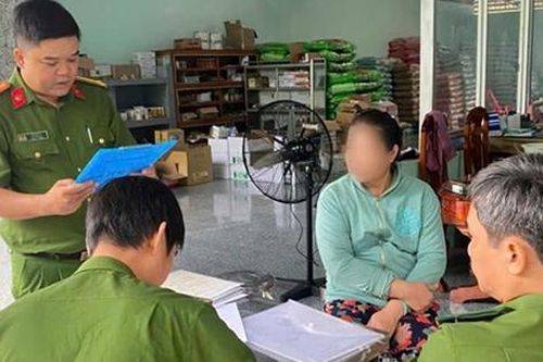 Phát hiện hơn 11 tấn phân bón không rõ nguồn gốc