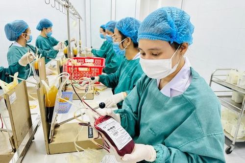 Nguồn dự trữ máu khan hiếm, nhiều bệnh nhân mỏi mòn chờ đợi