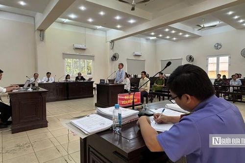 Đề nghị án treo cho cựu phó Giám đốc trung tâm y tế trong vụ mua bán kít test Covid-19