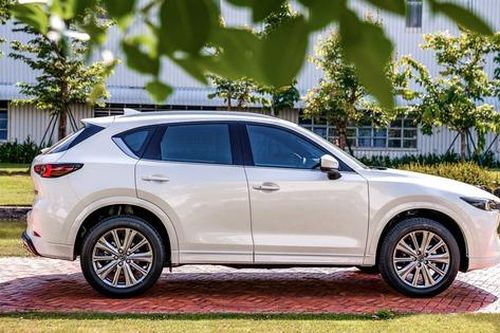 Mazda CX-5 xuống giá dưới 700 triệu đồng tại đại lý
