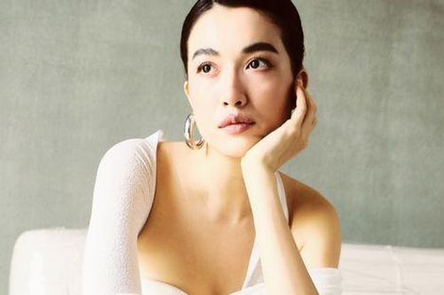 Á hậu Hoàn vũ Việt Nam 'đẹp bất bại' sau 10 năm đoạt vương miện