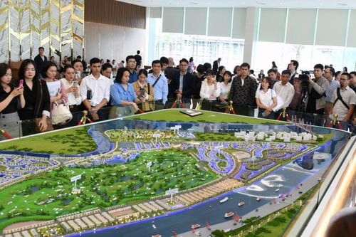 Cơn khát môi giới giữa thời bùng nổ dự án bất động sản