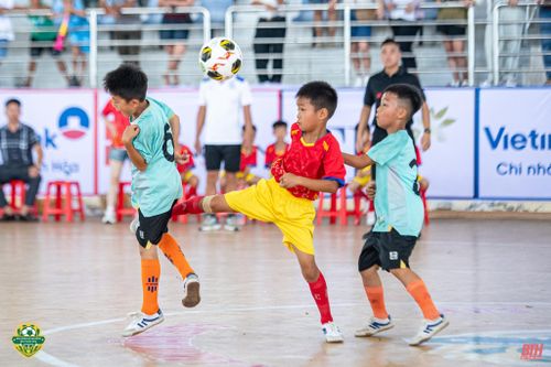 U8 Nghi Sơn giành vé vào bán kết sau chiến thắng nghẹt thở trước U8 Cẩm Thủy