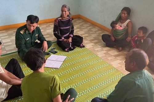 Đẩy mạnh tuyên truyền, phổ biến pháp luật cho người dân vùng biên