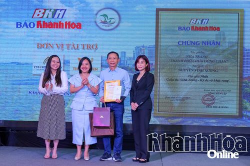 Báo Khánh Hòa trao giải cho 11 tác phẩm xuất sắc trong cuộc thi 'Nha Trang - Ký ức và khát vọng'