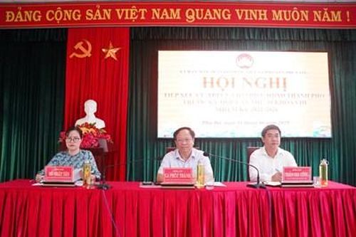 Cử tri Phú Vang đề nghị quan tâm nâng cấp hạ tầng giao thông