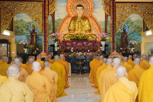 Trưởng lão Hòa thượng Thích Thiện Nhơn giáo giới hành giả an cư tại chùa Hưng Phước (Q.3)