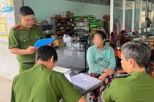 Phát hiện hơn 11 tấn phân bón và 1.300 sản phẩm thuốc bảo vệ thực vật không rõ nguồn gốc