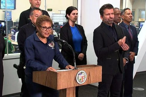 Los Angeles ban hành lệnh giới nghiêm