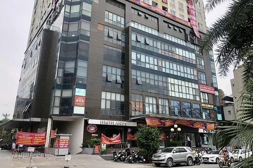 Sống trong sợ hãi ở chung cư '4 không'