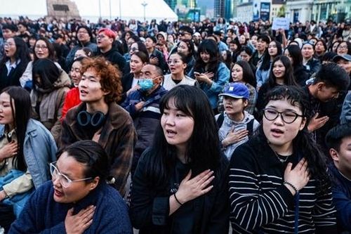 Mông Cổ: Khủng hoảng chính trị từ những chiếc xe sang và túi xách đắt tiền