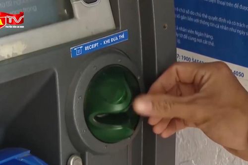 Người dân cần đi đổi thẻ ngân hàng nếu còn dùng thẻ ATM từ