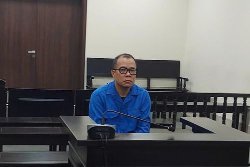 Nhân viên cửa hàng mua bán ô tô lừa đảo bằng chiêu 'lướt' xe sang