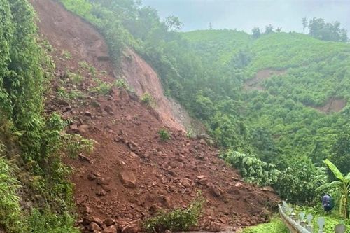 Quảng Nam: Mưa lớn gây sạt lở, ngập lụt ở vùng cao