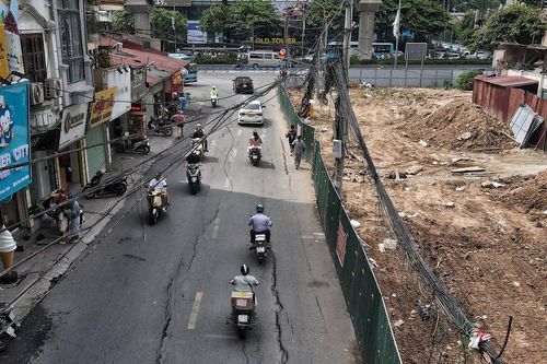 Hà Nội: Xảy ra hiện tượng sụt lún khi thi công đường Nguyễn Tuân