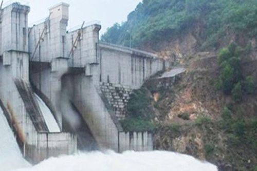 Huế: Mưa lớn, hồ chứa thủy điện Hương Điền điều tiết nước