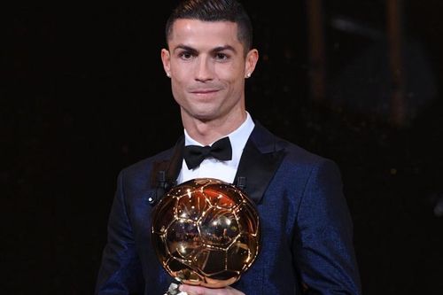 France Football sắp trao Siêu Quả bóng vàng?