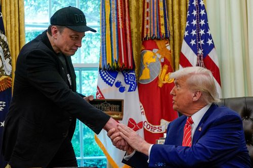 Elon Musk gọi điện để giảng hòa với ông Trump