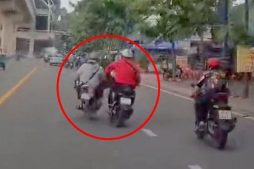 Nam thanh niên đi xe máy bị đạp ngã ở TP Thủ Đức