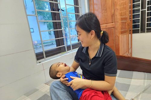 Những người mẹ không sinh con ra